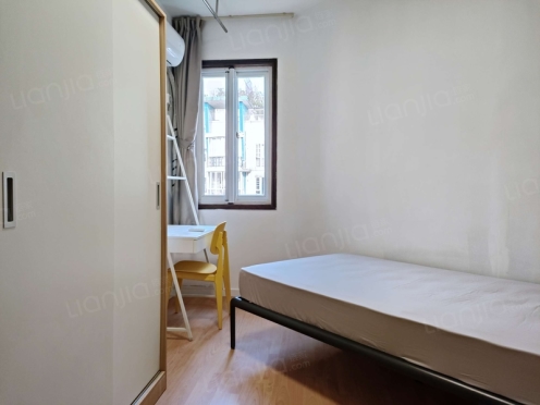 合租·会所花园 4居室 东卧