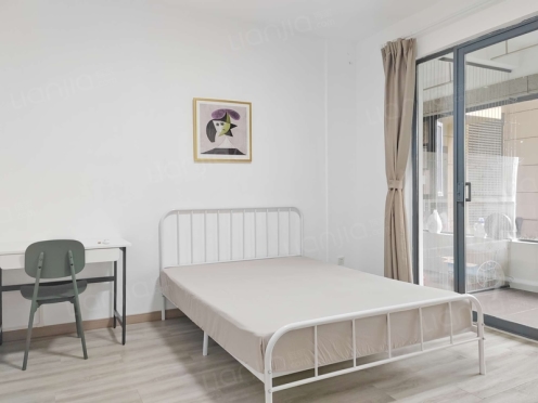 合租·美泉悦府 5居室 东卧