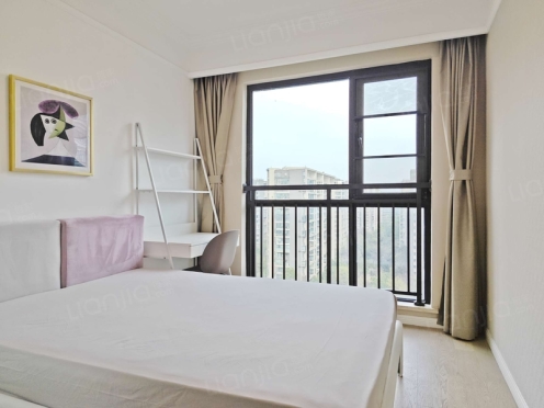 合租·绿地新里城 4居室 东南卧