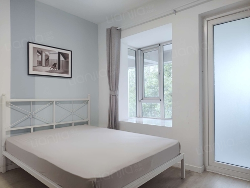 合租·蓝光凯丽香江 3居室 西南卧