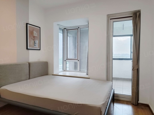 合租·蓝光凯丽香江 4居室 西卧