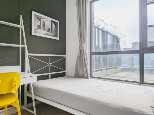 合租·绿地GIC贰期 4居室 南卧