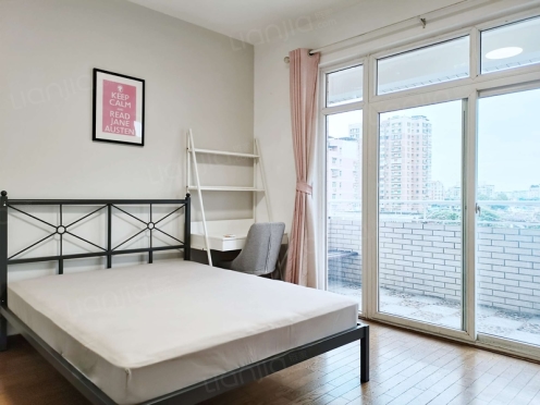 合租·雅然居 4居室 南卧