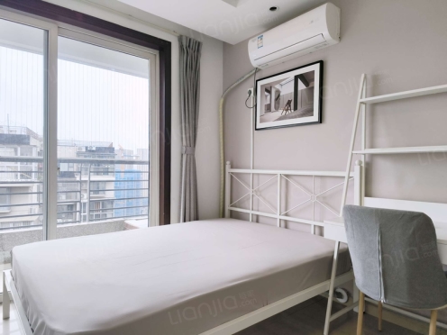 合租·北回归线一期 3居室 西南卧