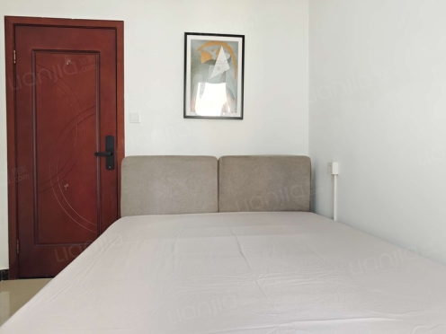 合租·翡翠半岛 4居室 东卧