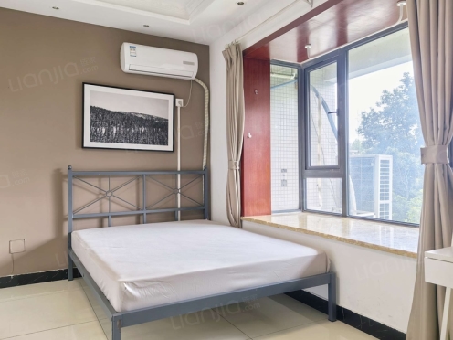 合租·世纪金沙 4居室 北卧