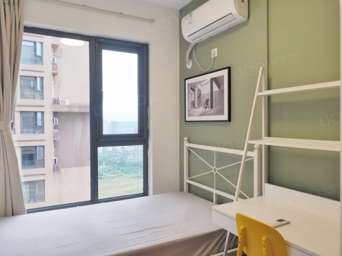 合租·金地天府城 4居室 西卧