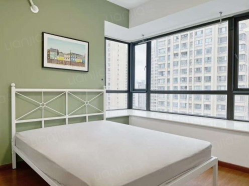 合租·领馆国际城 4居室 西北卧