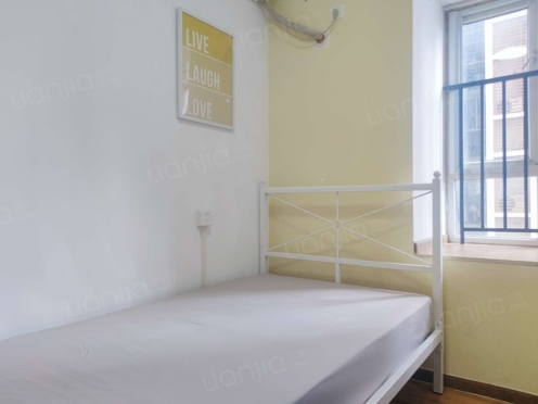 合租·都会路苑 4居室 东南卧