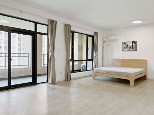 合租·领馆国际城 5居室 南卧