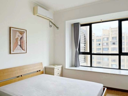 合租·领馆国际城 4居室 南卧