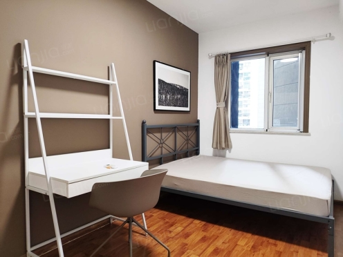 合租·蓝光凯丽香江 4居室 西卧