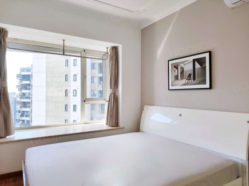 合租·蓝光凯丽香江 4居室 西卧