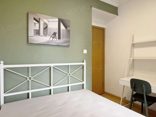 合租·万科魅力之城四期 5居室 东北卧