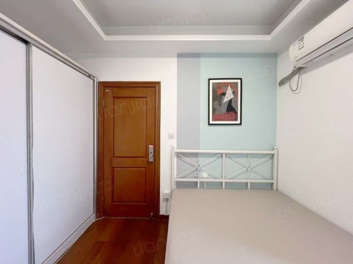 合租·华润二十四城二期 3居室 东北卧