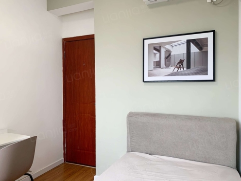 合租·财富又一城 4居室 东卧