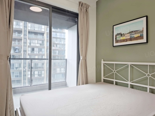 合租·凯德世纪名邸 4居室 西北卧