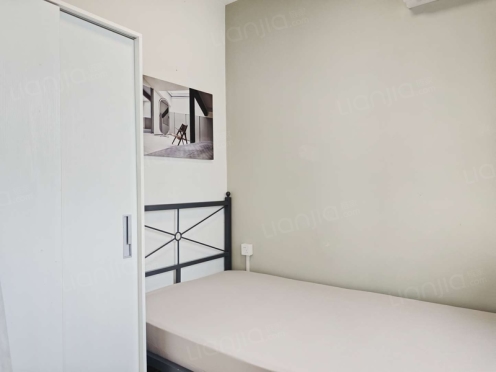 合租·比华利国际城一期 4居室 西北卧