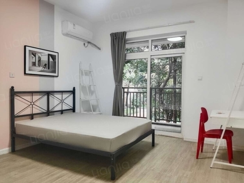 合租·天际首府 4居室 东卧