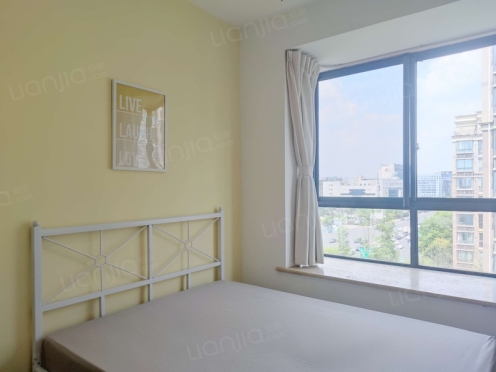 合租·绿地紫瑞里 4居室 东卧