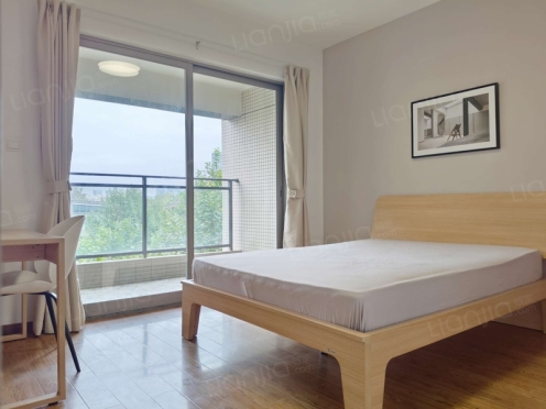 合租·中海兰庭 3居室 东南卧