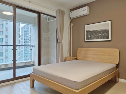 合租·天府豪庭 4居室 南卧