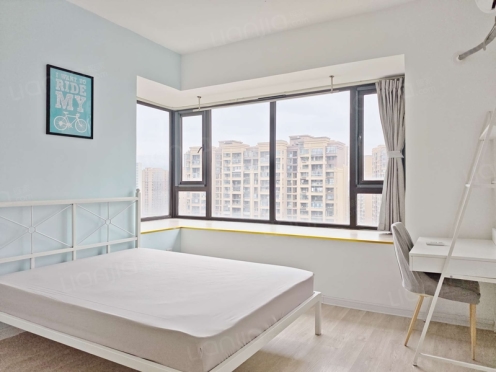 合租·观园国际 5居室 西卧