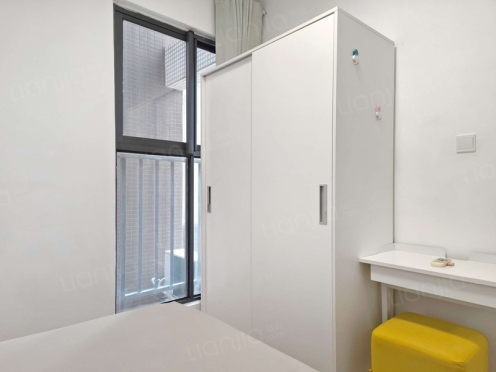 合租·光明城市 4居室 西卧