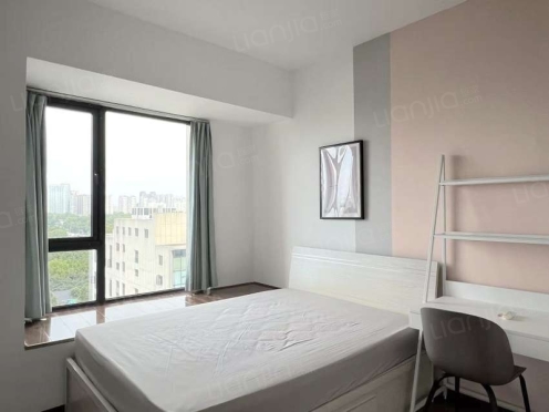 合租·蓝润ISC 4居室 西卧