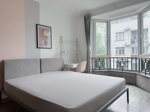 合租·凤凰栖 4居室 南卧