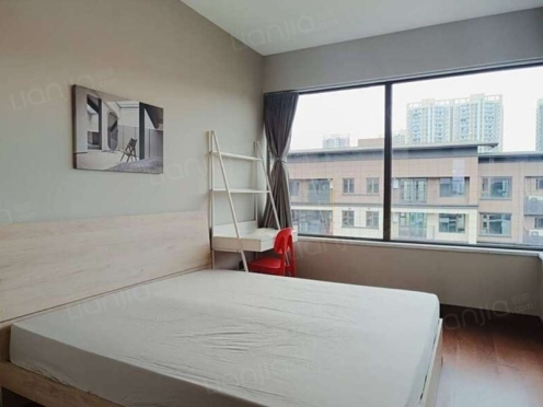 合租·合能铂悦华庭 4居室 西南卧