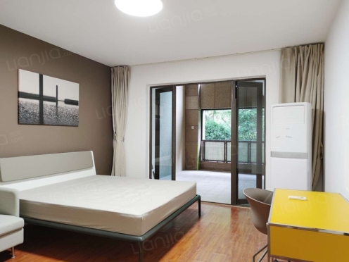 合租·南湖国际社区 4居室 东北卧