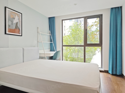 合租·绿地新里城三期 5居室 西卧