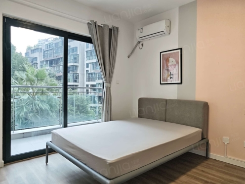 合租·领馆区1号 5居室 东南卧