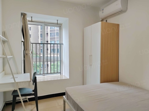 合租·沙河路苑 4居室 东卧