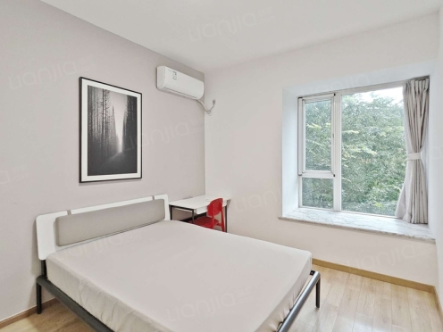 合租·天空城 3居室 东卧