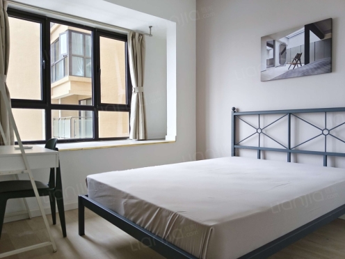 合租·中房优山PLUS 4居室 西卧