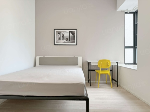 合租·嘉年华国际社区 4居室 东北卧