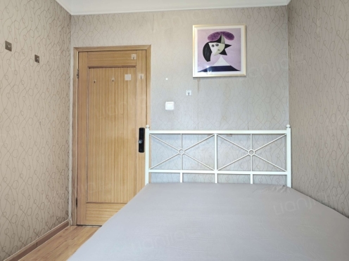 合租·每日汇城 4居室 西卧