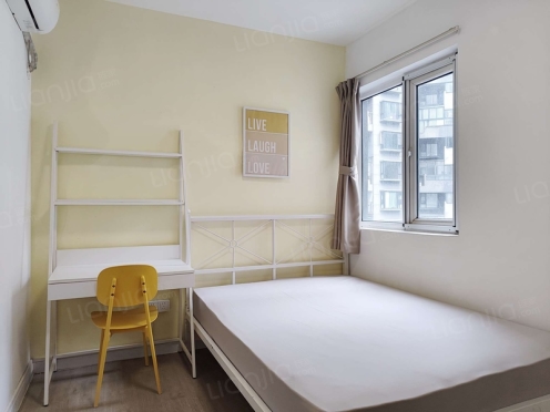 合租·蓝光凯丽香江 4居室 北卧