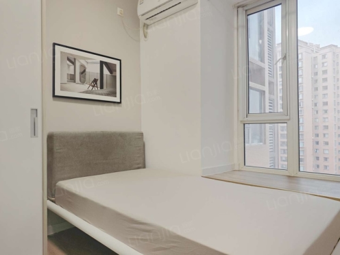 合租·比华利国际城二期 4居室 西北卧