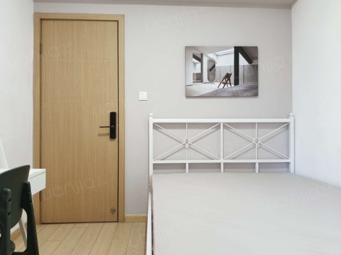 合租·万科魅力之城四期 5居室 西南卧