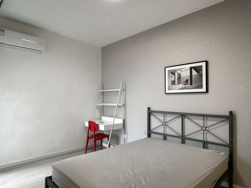 合租·蓝润ISC 3居室 西卧