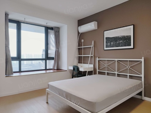 合租·翡翠城三期 4居室 南卧