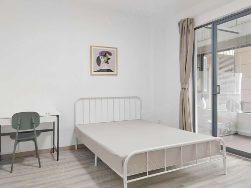 合租·美泉悦府 5居室 东卧