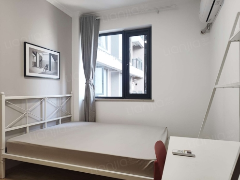 合租·翡翠城五期 4居室 东卧