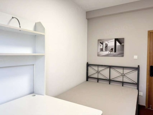 合租·名人苑 4居室 东卧