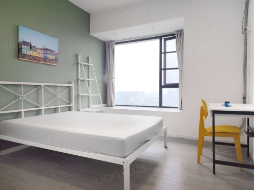 合租·蓝润ISC 3居室 西卧