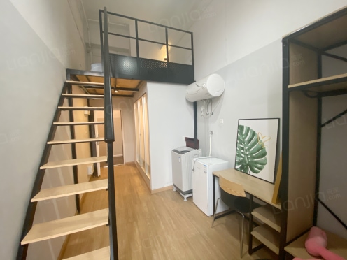 独栋·冠寓 武汉盘龙城空港中心店 简约阳光复式B 1室1厅