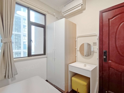 合租·信义嘉御山5期 5居室 西卧